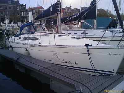 Afbeelding:Jeanneau322.jpg
